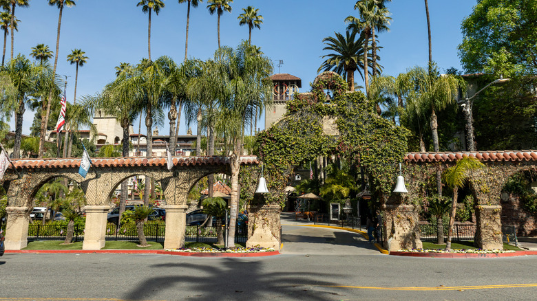 The front vehicle entrance of the historic Mission Inn in Riverside, California.